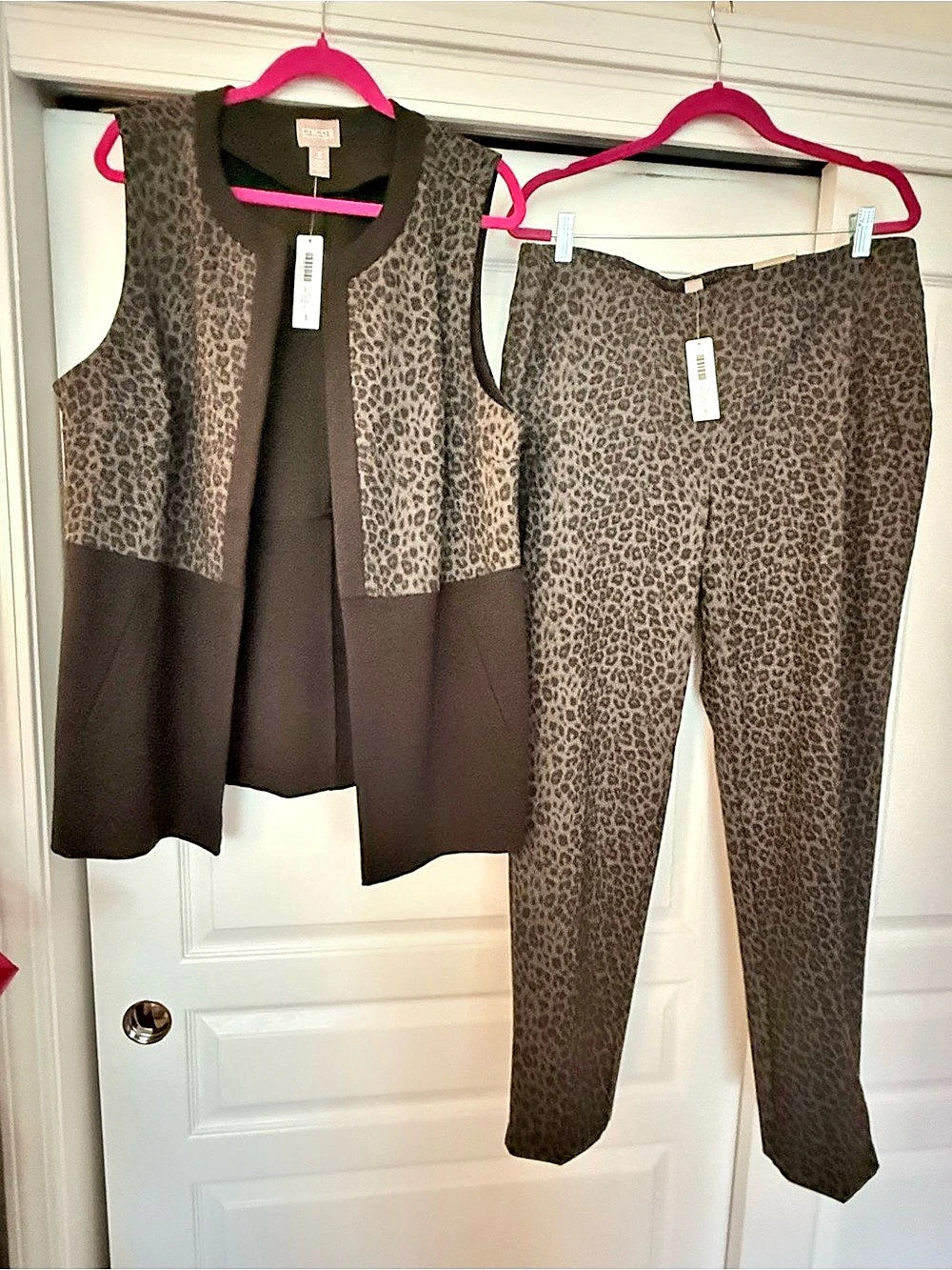 NWT Chico's Animal Instinct Print Vest and Pull On Pant